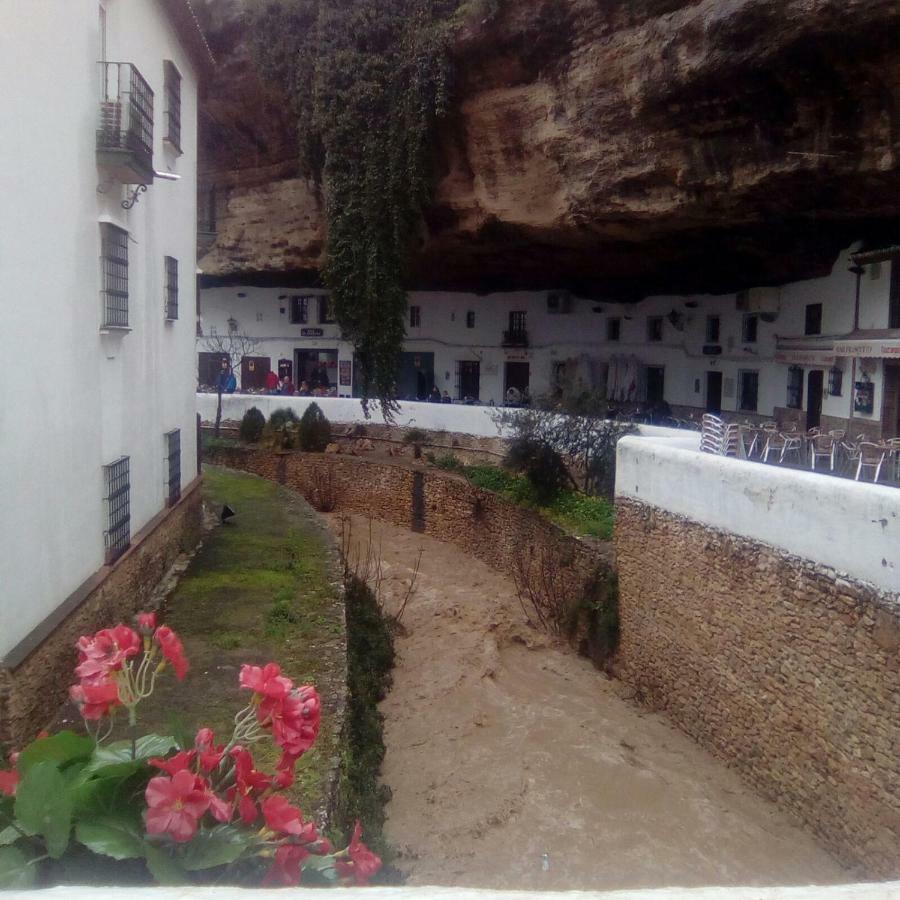 La Casa Del Rio Lejlighed Setenil De Las Bodegas Eksteriør billede